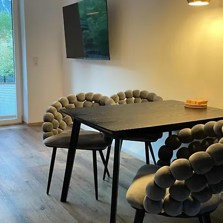 Ferienwohnung Mit Terrasse Und Garten Mit Blick Zum Karwendelgebirge 米滕瓦尔德