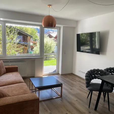 公寓 Ferienwohnung Mit Terrasse Und Garten Mit Blick Zum Karwendelgebirge 米滕瓦尔德